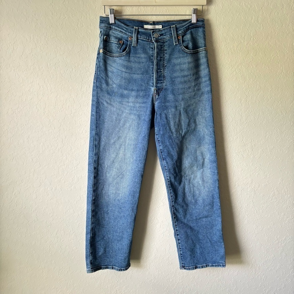 Levi's | Women's Ribcage Straight Leg Jeans Size 29 Medium Wash Button Fly